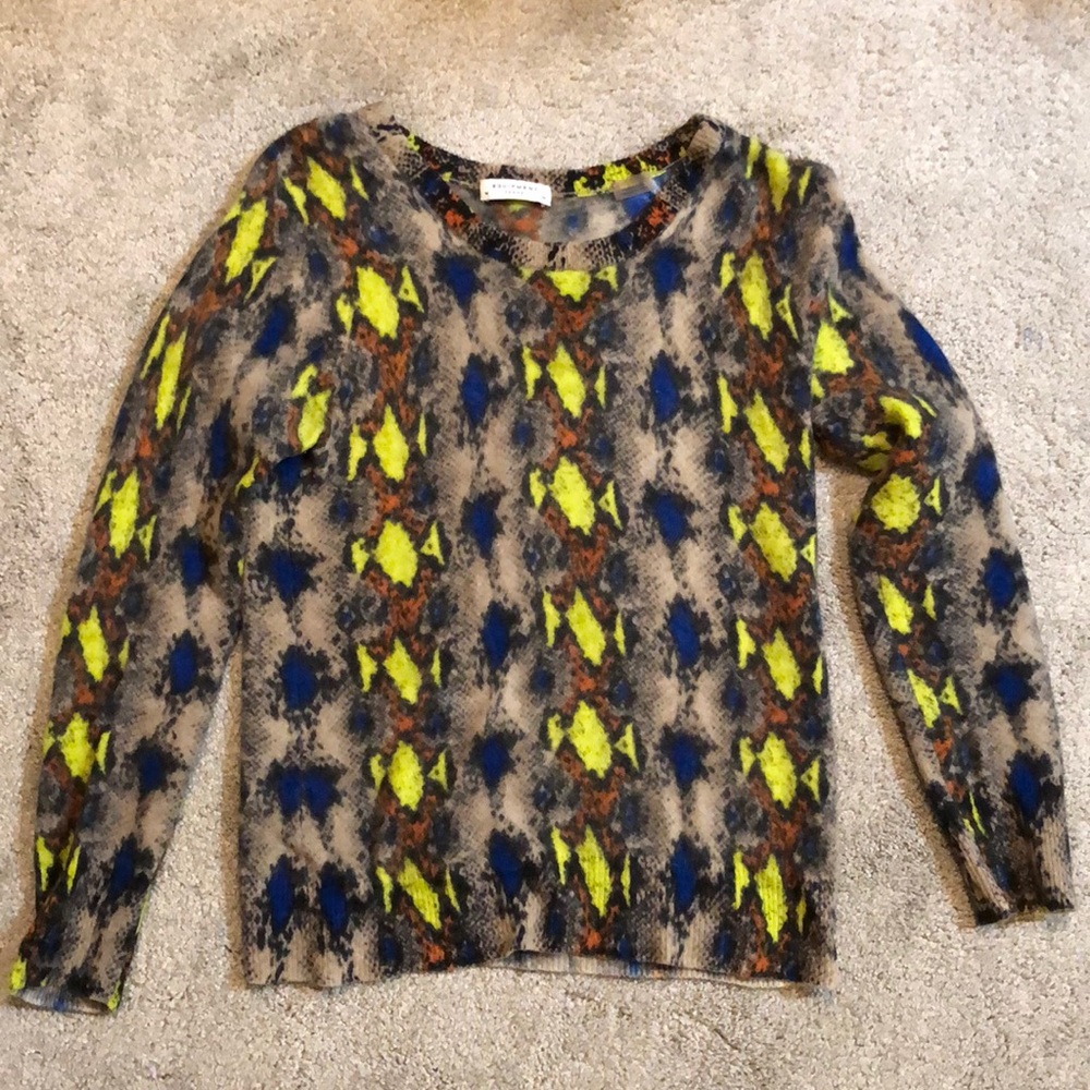100% cashmere crew neck sweater